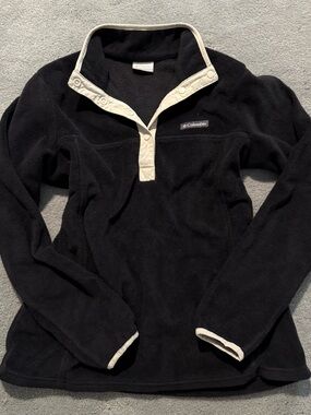 Columbia Black Fleece Snap-Placket Pullover with Cream Trim